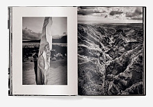 Книга Hawaii: by Olaf Heine, teNeues