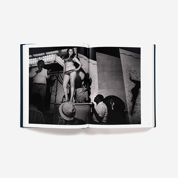 Книга Presence: The Photography Collection of Judy Glickman Lauder, Aperture