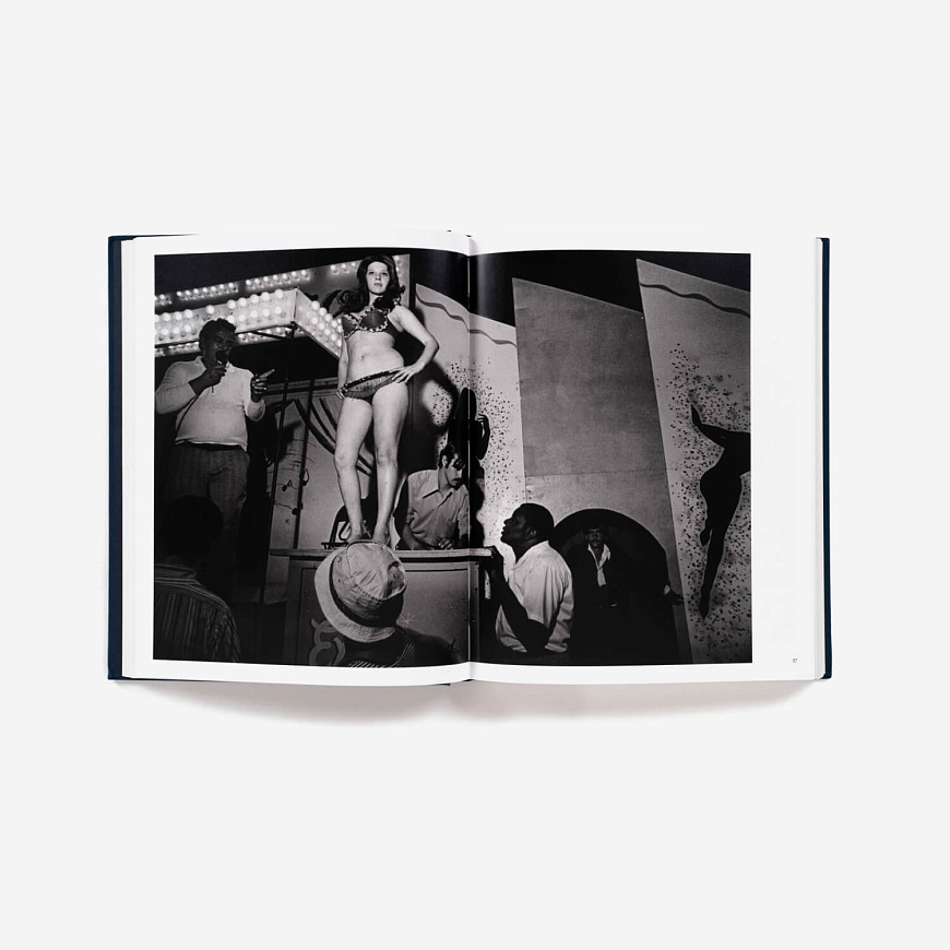 Книга Presence: The Photography Collection of Judy Glickman Lauder, Aperture