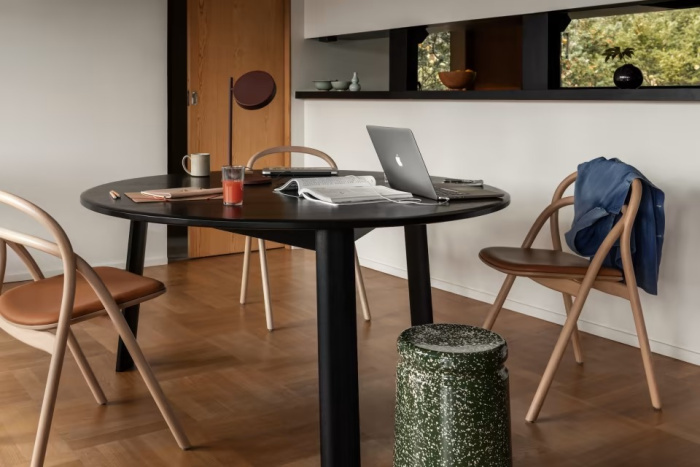 Стол Alle Table Round Table 150 cm / 59 in, Hem