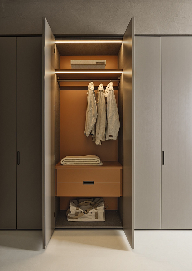 Шкаф Gliss Master Linear Doors, Molteni&C