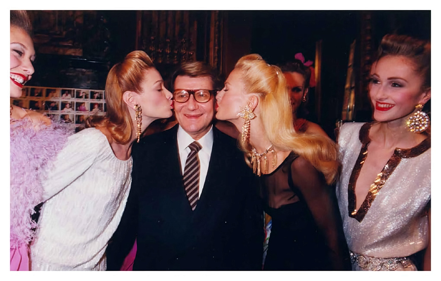 Книга Yves Saint Laurent: Gold, Abrams Books