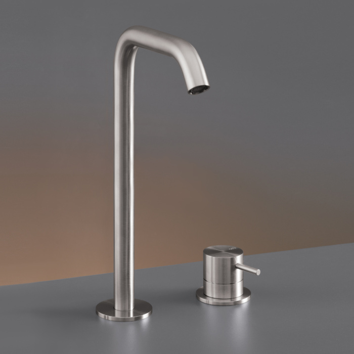 Смеситель на два отверстия с поворотным изливом MIL76, Cea Design