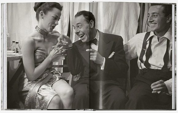 Книга Stanley Kubrick Photographs: Through a Different Lens, Taschen