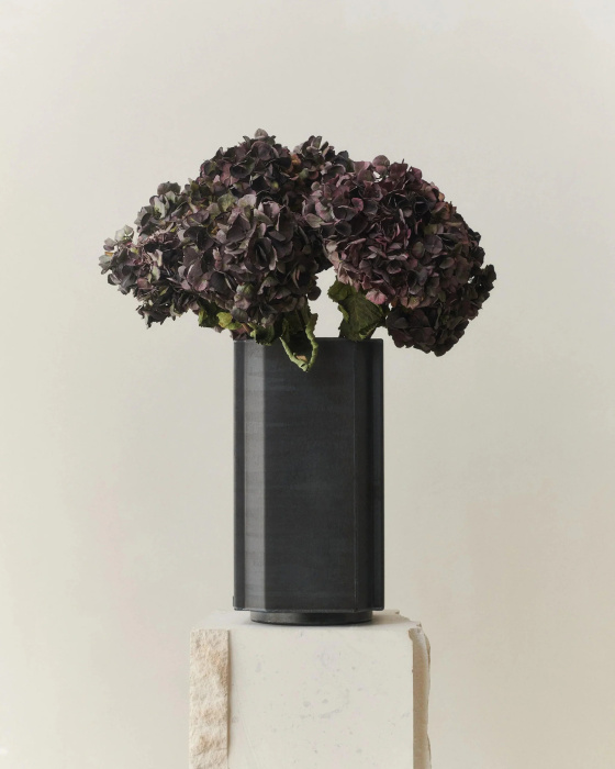 Кашпо Funki Pot, Small – Brushed Aluminium, Louise Roe