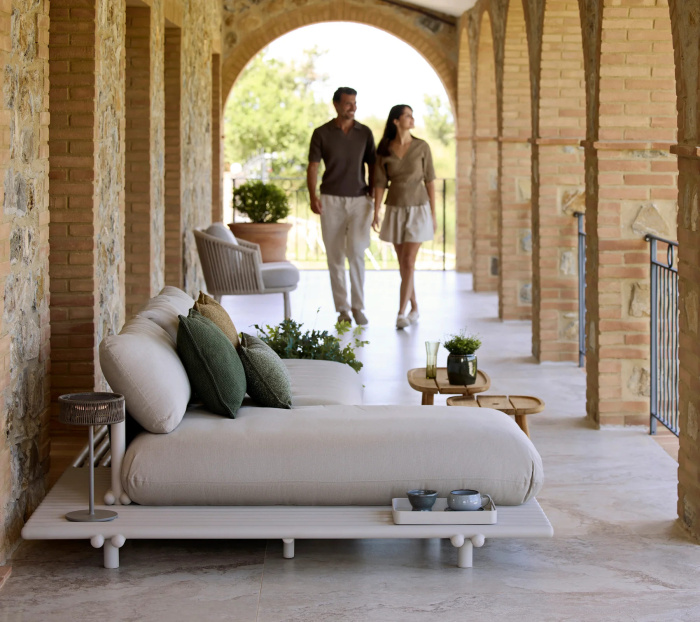 Угловой уличный диван Sticks Platform chaise lounge, Cane-Line