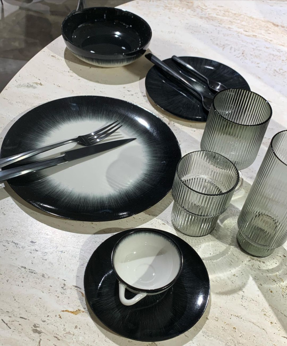 Глубокая тарелка High Plate, Dé Off-White/Black Var B by Ann Demeulemeester, Serax