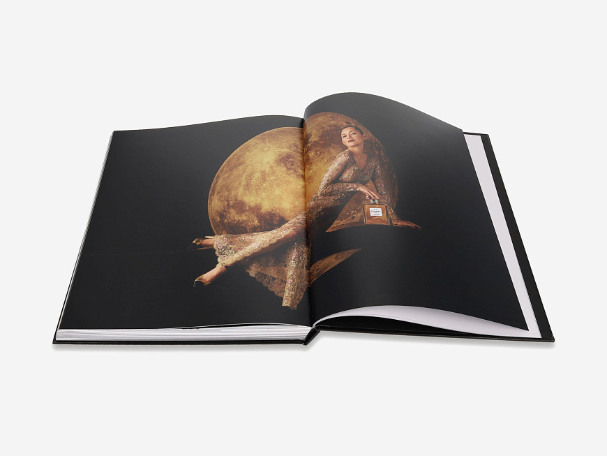 Книга Chanel N5, Thames & Hudson