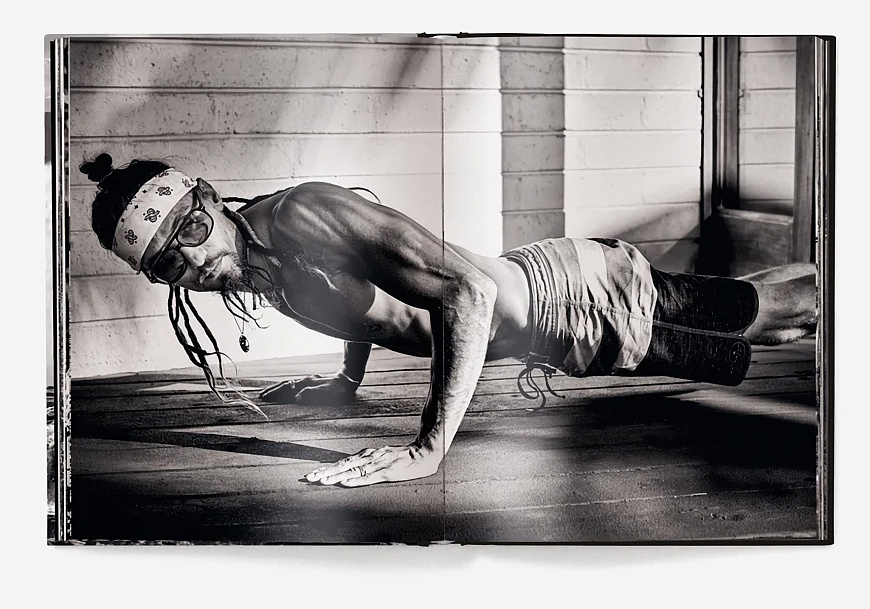 Книга Hawaii: by Olaf Heine, teNeues