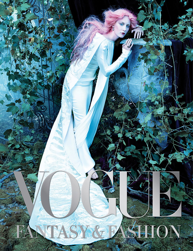 Книга Vogue: Fantasy & Fashion, Abrams Books