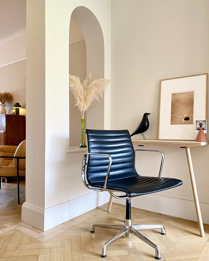 Стулья Aluminium Chairs EA 101/103/104, Vitra