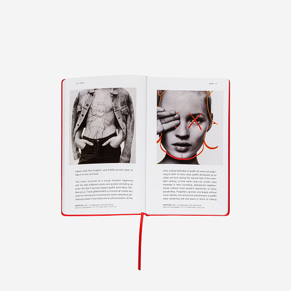 Книга KAWS Handbook, 