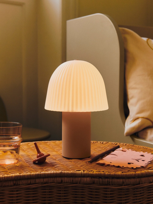 Настольный светильник Frill Portable Lamp, Ferm Living