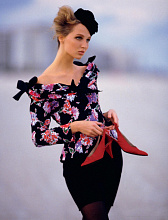 Книга Vogue Essentials: Heels, 