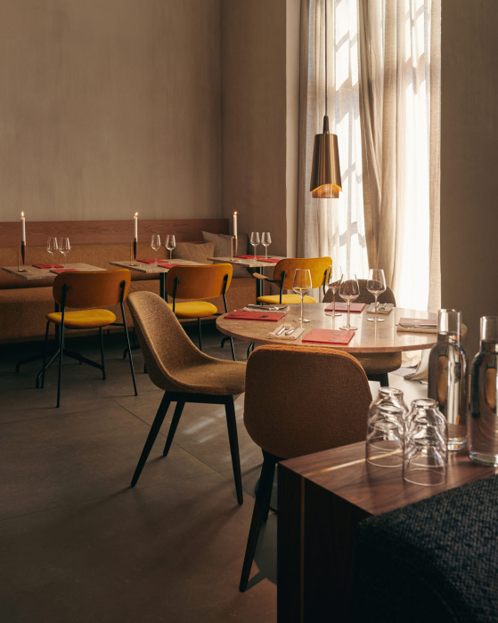 Стул Harbour Side Dining Chair, Wooden Base, upholstered, Audo Copenhagen (ex. Menu)
