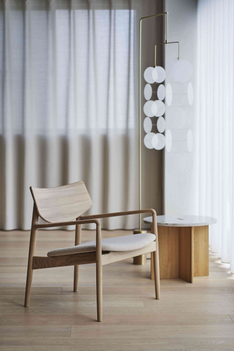 Кресло A-LC01, Karimoku Case