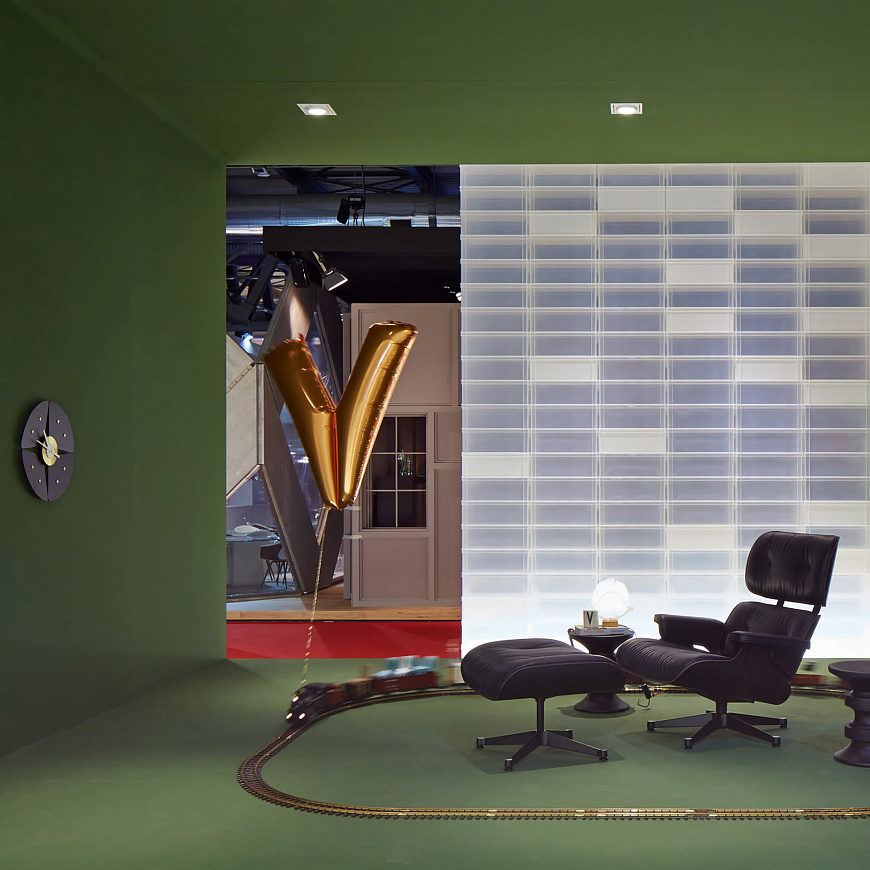 Настенные часы Petal Clock, Vitra