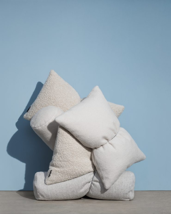 Подушка Saturday Cushion, Massproductions