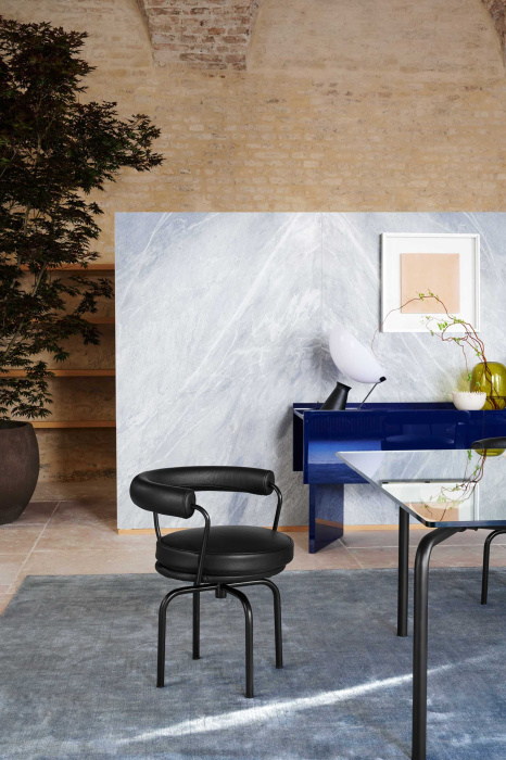 Стул 7 Fauteuil Tournant, Durable, Cassina