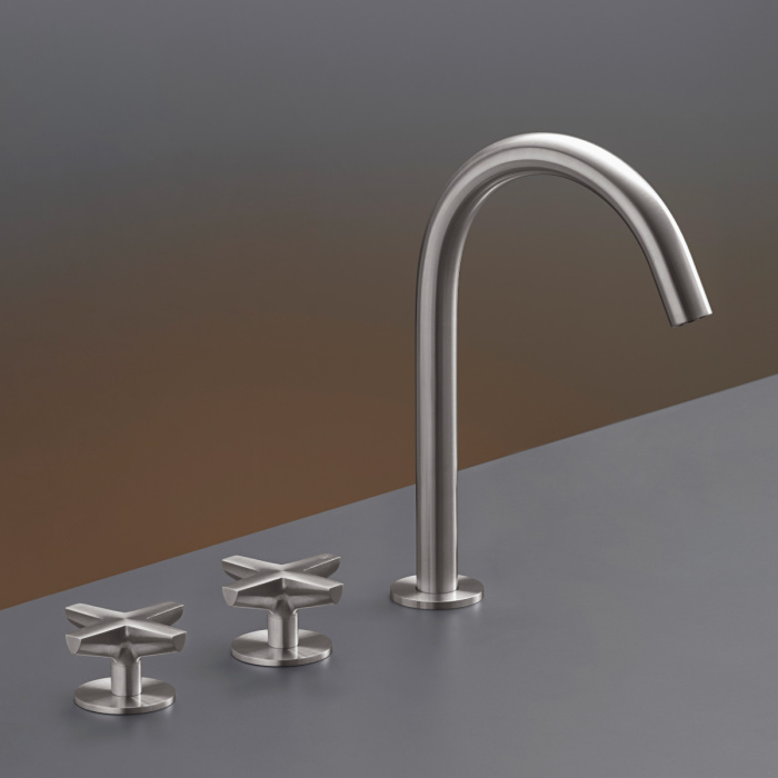 Смеситель на три отверстия с поворотным изливом CRX04, Cea Design