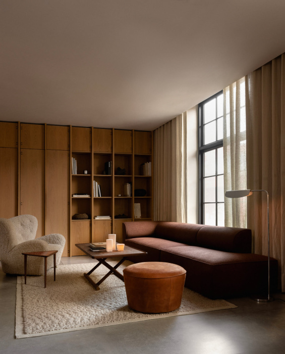 Кресло The Tired Man Lounge Chair, Sheepskin, Audo Copenhagen (ex. Menu)