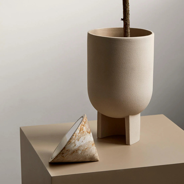 Настольное зеркало Spinning Top Mirror, Kristina Dam Studio