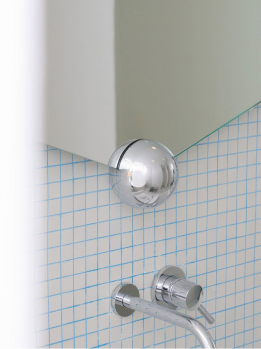 Настенное зеркало Sphera Fan mirror, Moustache