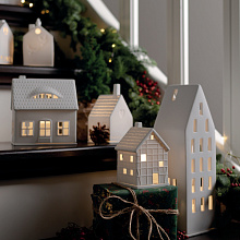 Домик-подсвечник Dormer House, Räder