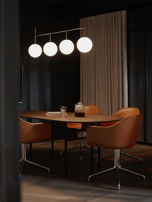 Стол Snaregade Oval Table, Audo Copenhagen (ex. Menu)