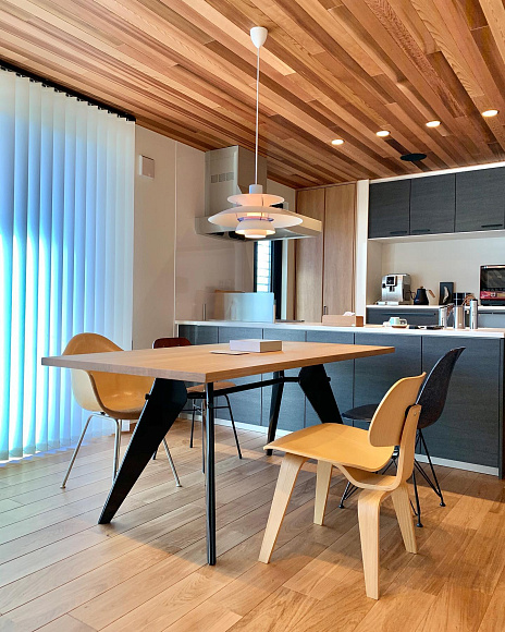 Обеденный стол EM Table, Vitra