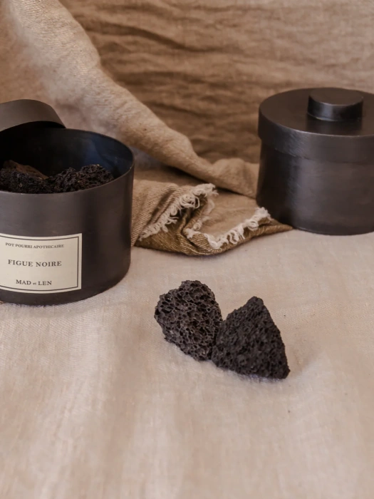 Ароматизированные камни лавы с ароматом для дома Figue Noire, MAD et LEN