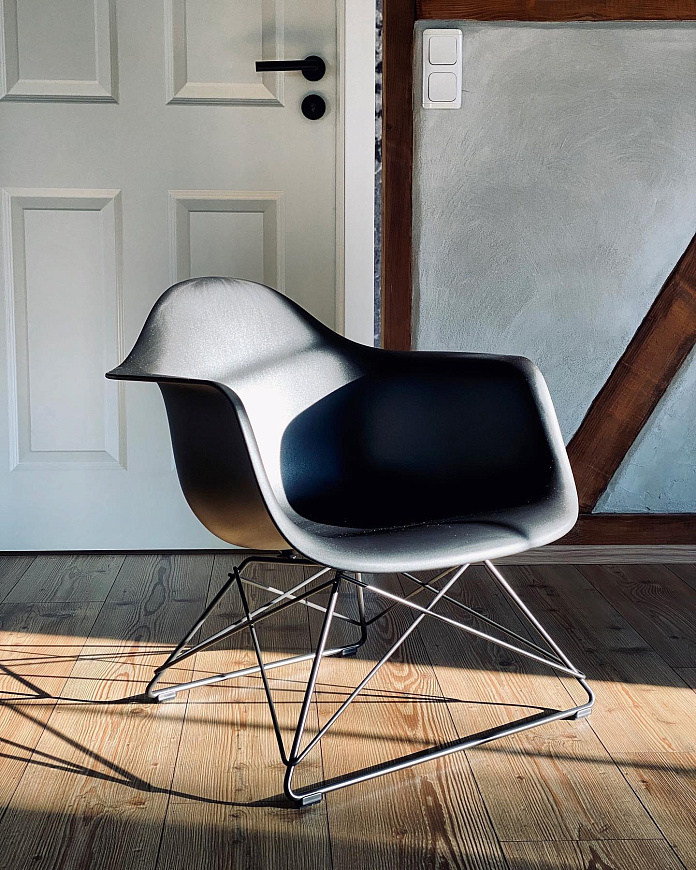 Кресло Eames Plastic Armchair RE LAR, Vitra