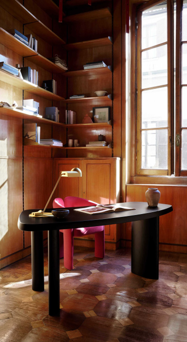 Обеденный стол Petit Bureau En Forme Libre, Cassina