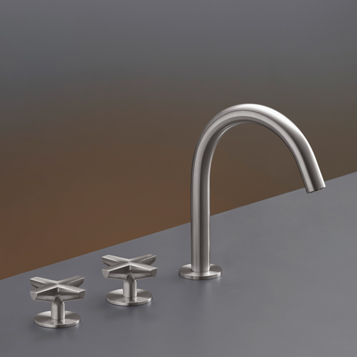 Смеситель на три отверстия с поворотным изливом CRX03, Cea Design