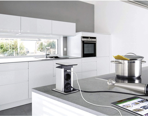 Врезной блок розеток EVOline PORT PUSH CUISINE CHARGER stainless steel 159311011200  Врезной блок розеток EVOline PORT PUSH CUISINE CHARGER stainless steel 159311011200