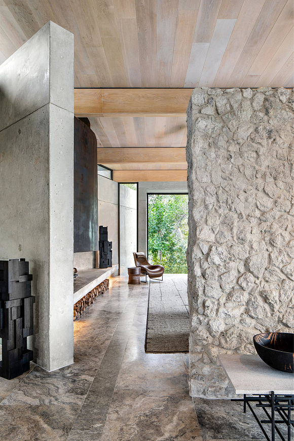 Книга World's Finest Homes, Beta-Plus Publishing