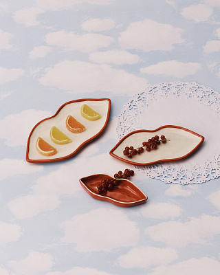 Сервировочное блюдо Serving dish Lips S red Les Objets Mouleversants 