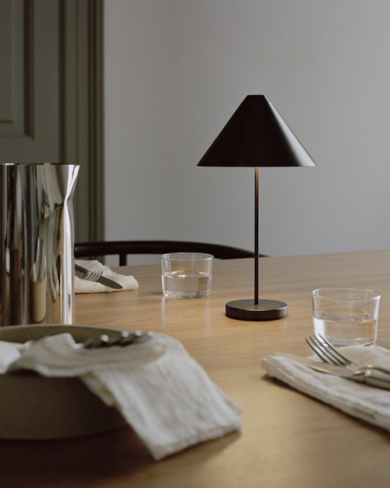 Беспроводная настольная лампа Brolly Portable Table Lamp, New Works
