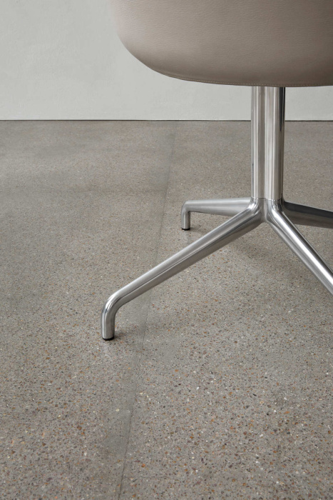 Стул Harbour Dining Chair, Star Base, Plastic, Polished aluminium, Audo Copenhagen (ex. Menu)