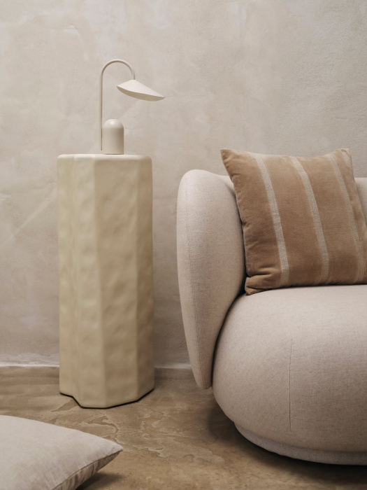 Беспроводная настольная лампа Arum Portable Lamp, Ferm Living