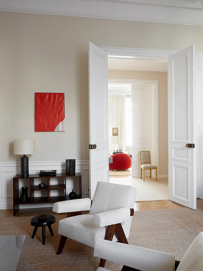 Книга Mid-Century Modern: High-End Furniture in Collectors' Interiors, Beta-Plus Publishing