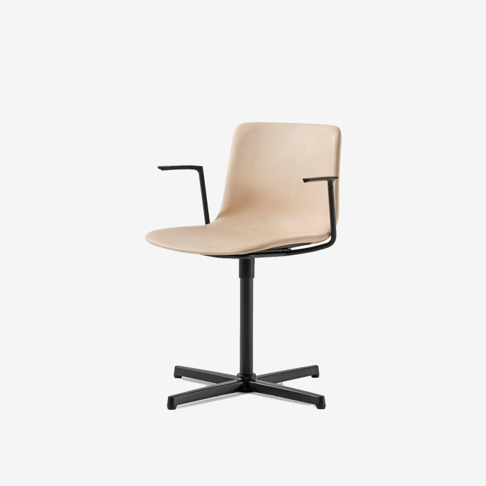 Стул Pato Swivel Armchair в обивке, Fredericia