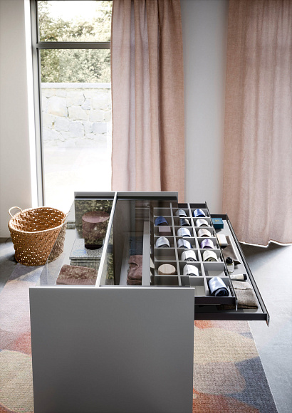 Остров Aristotele, Novamobili