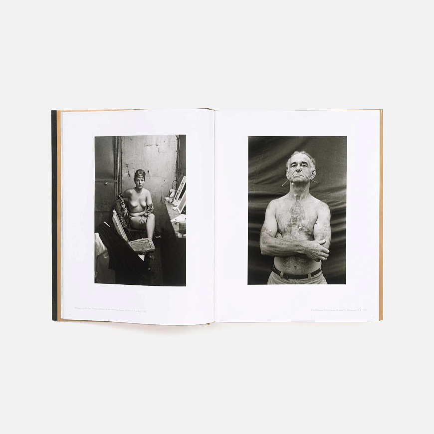 Книга Diane Arbus Revelations, Aperture
