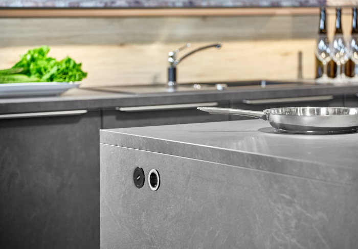 Врезная розетка Evoline One, EVOline