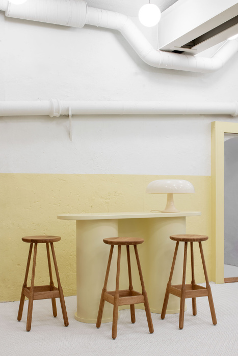Полубарный табурет Albert Bar Stool, Massproductions