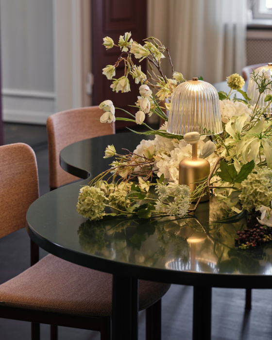 Портативный настольный светильник Asteea Table, Nuura